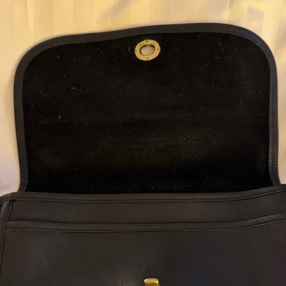 Vintage Coach Black Leather Shoulder Bag crossbody - Picture 9 of 13